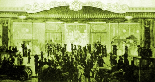 1906パリ　デパート開店.JPG